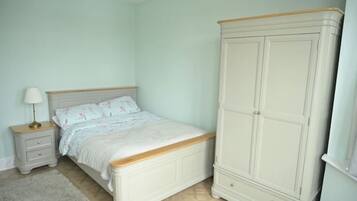 1 bedroom, iron/ironing board, WiFi