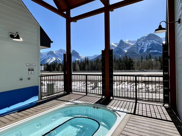 Pool - 1 Min to Banff Gate Booth |Mountain Views, Loft Net, Kids’ Wall & Design Touches (Harvie Heights)