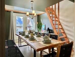 Dining - 1 Min to Banff Gate Booth |Mountain Views, Loft Net, Kids’ Wall & Design Touches (Harvie Heights)