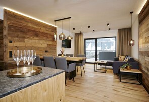 Apartment | Dining