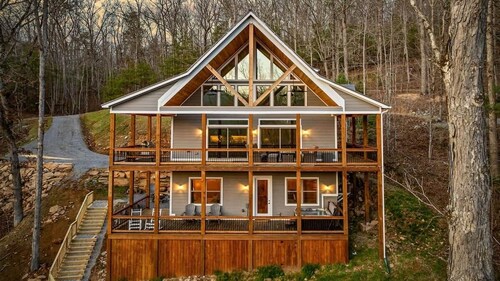 Whitetail Crick; Creekfront, hot tub, theatre room