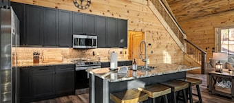 Whitetail Crick; Creekfront home featuring hot tub, pool table and theatre room