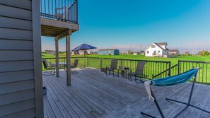 Outdoor dining - Fun for the whole Family! (Darnley)