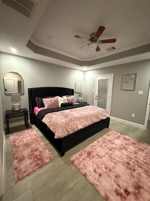 2 chambres, fer et planche à repasser, Wi-Fi gratuit, draps fournis