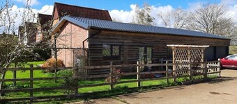 Cozy barn conversion within minutes from Silverstone.