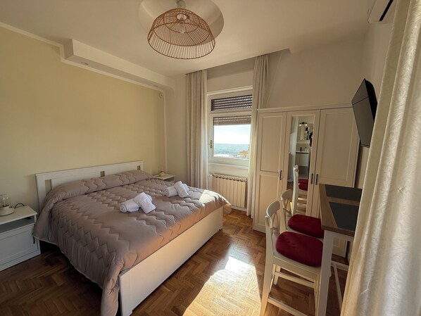 Double Room, Balcony, Sea View | Free WiFi - Miravalle Agrigento 2 (Agrigento)