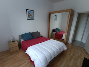 1 habitación y ropa de cama