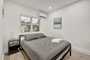 Condo luxo, 1 quarto, para não fumantes, varanda | 1 quarto, roupas de cama antialérgicas, espaço de trabalho para notebook