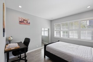 4 bedrooms, iron/ironing board, free WiFi, bed sheets