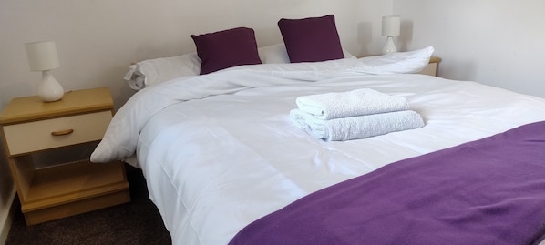 2 bedrooms, iron/ironing board, free WiFi, bed sheets