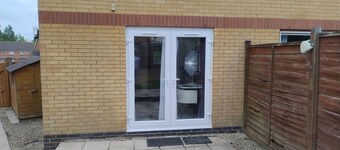 Entire 2 Bedroom House with Parking in Coventry, West Midlands