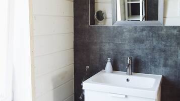 Dusche, Haartrockner, Handtücher, Seife