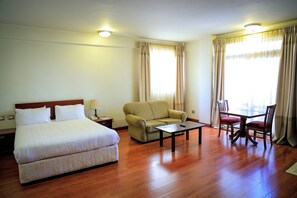 Suite Deluxe | 1 camera, una scrivania, postazione laptop, Wi-Fi gratuito