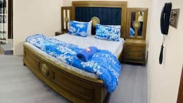 Habitación doble Deluxe | Insonorización, tabla de planchar con plancha y wifi gratis