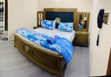 Insonorización, tabla de planchar con plancha y wifi gratis