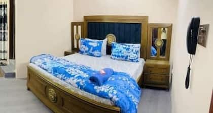 Luxuary Al Jannat Hotel