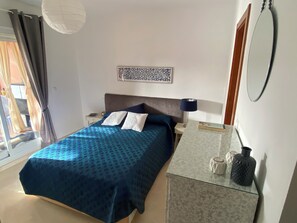 2 bedrooms, iron/ironing board, WiFi, bed sheets