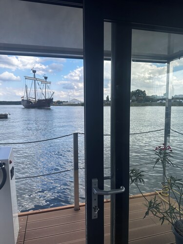 Premium Hausboot Wasservilla