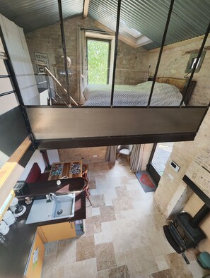 1 slaapkamer, een strijkplank/strijkijzer, gratis wifi, beddengoed