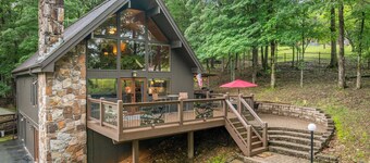 Lake Lodge 4-bedroom private setting