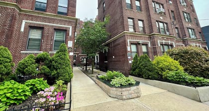 Sunny Jersey City 1BR – Extended Stays, King Bed & Park View, 25min to NYC & EWR