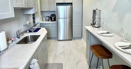 FIFA World Cup 2026 · Sunny Prewar 1BR · King Bed · Park Views · 30min NYC