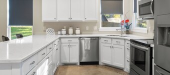 NEW! Hidden Gem 3 BR Farmhouse on 25+ Gated Acres in Nacogdoches, No Pet Charge