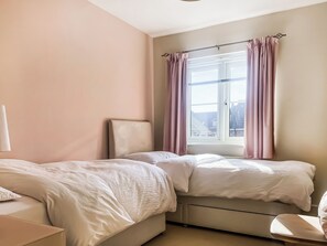 2 bedrooms, free WiFi, bed sheets