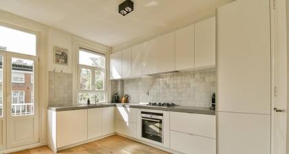 Canal-View Apartment with Large Rooftop Terrace