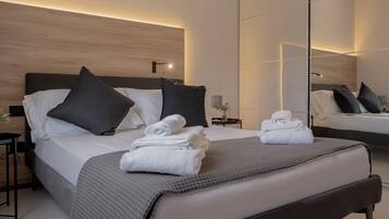 4 bedrooms, iron/ironing board, bed sheets