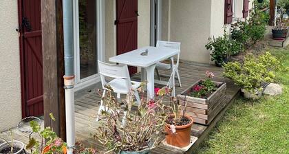 Quiet and surrounded by nature 10 mm from the A75 freeway