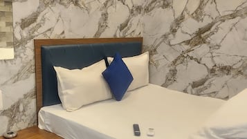 Free WiFi, bed sheets
