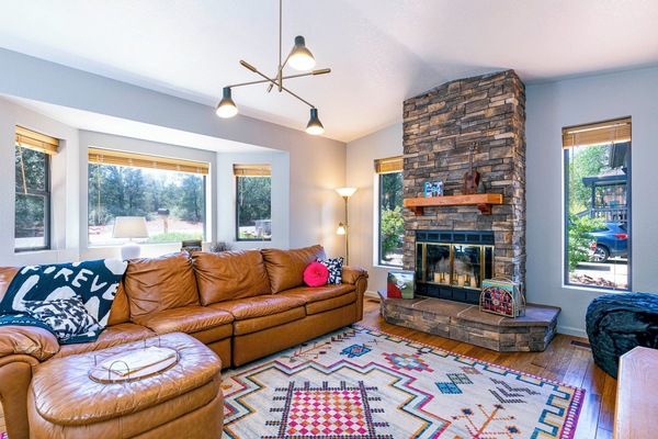 Smart TV, fireplace