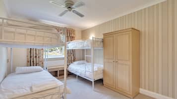 Classic Quadruple Room, Garden View