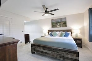 2 chambres, fer et planche à repasser, lit parapluie, Wi-Fi gratuit