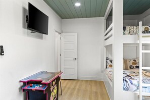 3 habitaciones, tabla de planchar con plancha y wifi gratis 