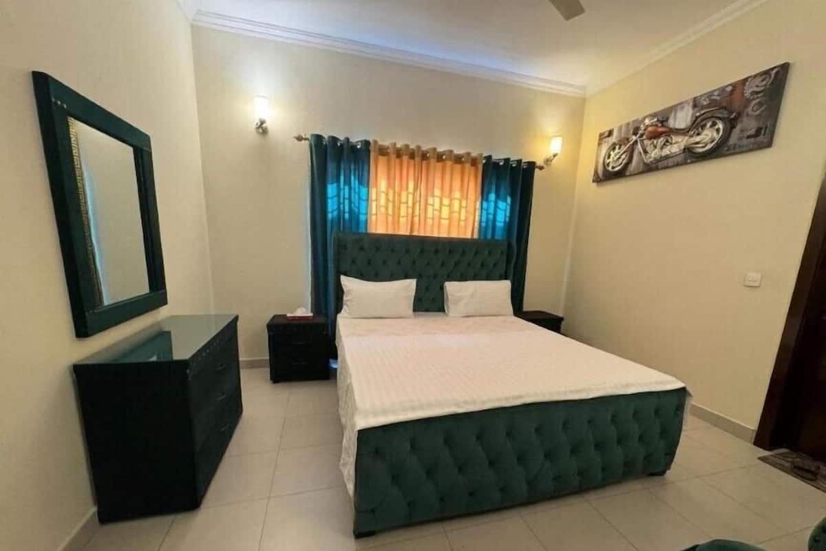 Soundproofing, iron/ironing board, free WiFi