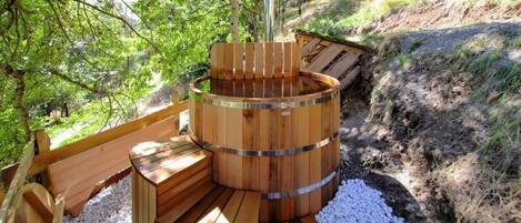 Bain à remous extérieur