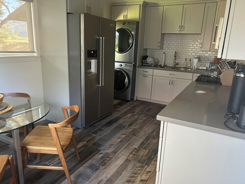 Fantastic 2-bedroom cottage in Gardnerville,NV. Just 20 minutes from Lake Tahoe.