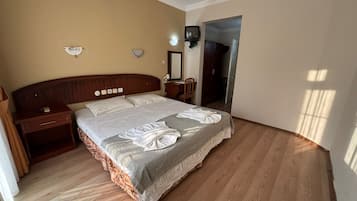 Standard Double or Twin Room, Pool View | Desk, laptop workspace