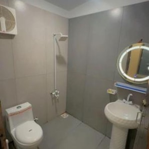 Deluxe Double Room | Bathroom