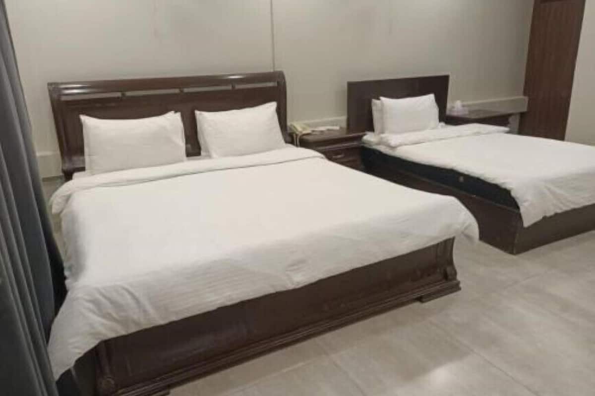 Habitación Deluxe doble | Sistema de insonorización, tabla de planchar con plancha, wifi gratis