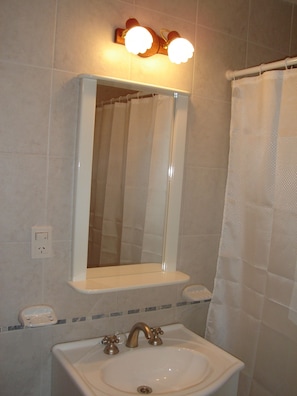 Whirlpool, Haartrockner, Bidet, HandtĂŒcher