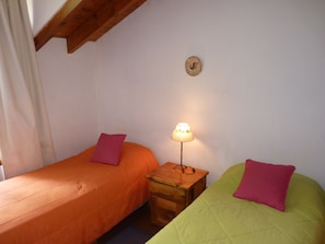 2 bedrooms, WiFi, bed sheets