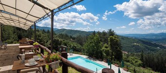 Is a "terrace on Casentino" placed at an ideal altitude, seven hundred meters.