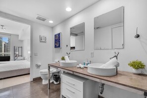 Hair dryer, towels, soap, shampoo - Brickell Nights, Icon Lights | 1BR Luxe Stay (Miami)