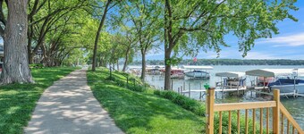 Charming 2-bedroom cottage on West Lake Okoboji with EV Charging