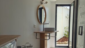 Interior - La Maison d'Anita at Le Tilleul, 4 km from Etretat, ideal for families or friends. (Le Tilleul)