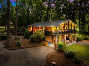 Exterior - Massive Dock • Firepit • Kayaks • Ping Pong (Mooresville)