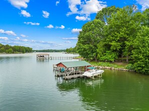Marina - Massive Dock • Firepit • Kayaks • Ping Pong (Mooresville)